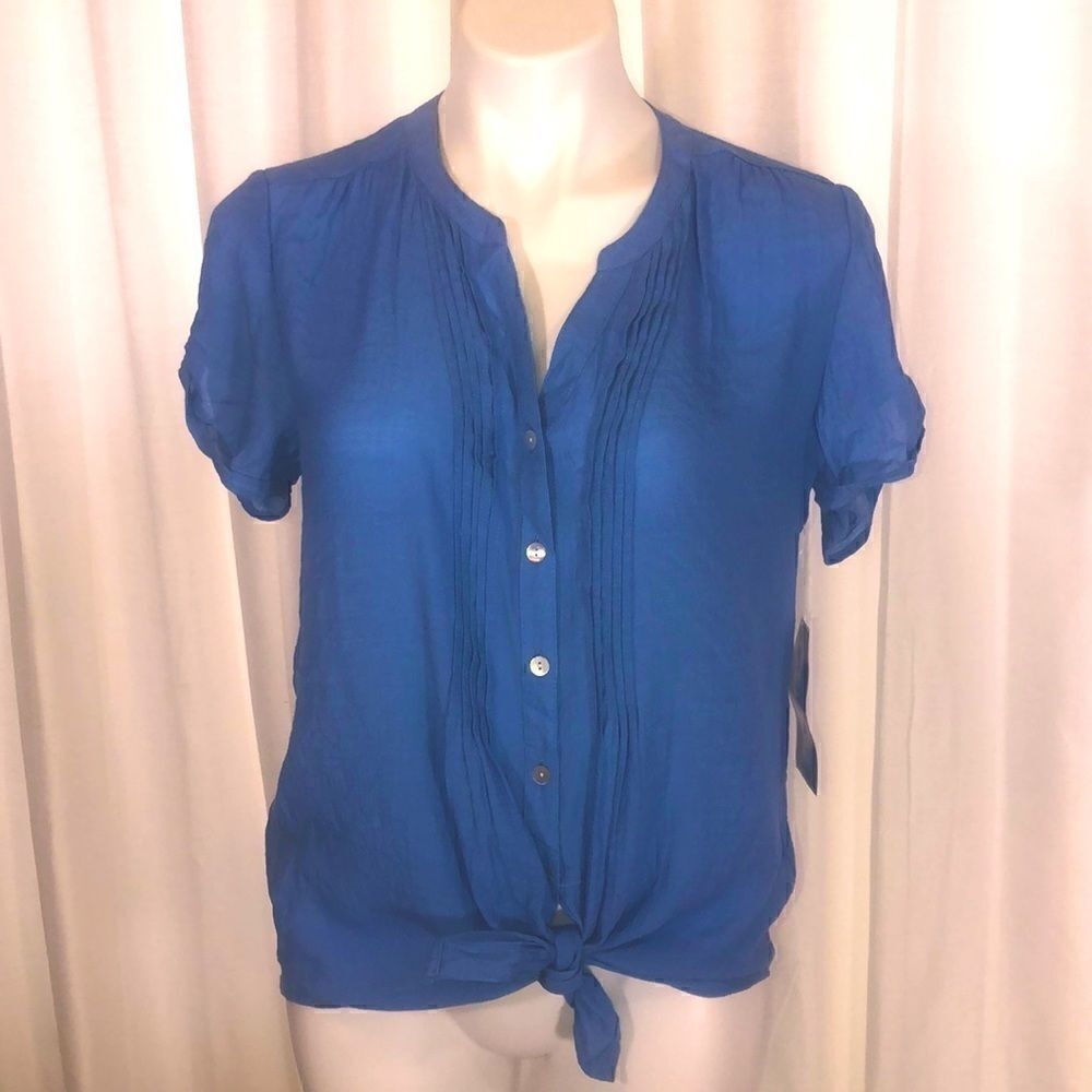 Westport light blue short sleeve pintuck top